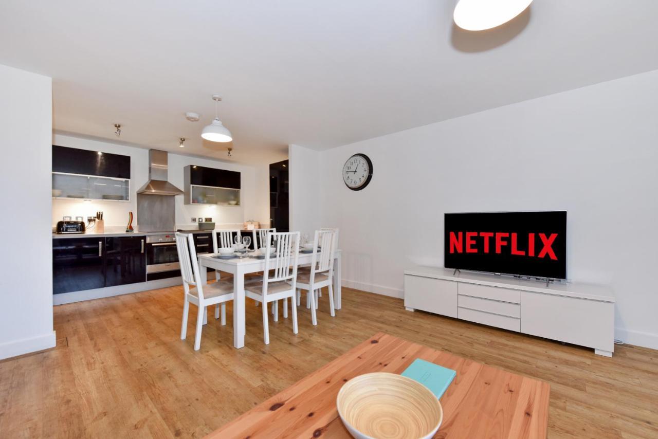 The Vizion Serviced Apartments From Pincott Properties - Free Parking, Private Balcony, And Wifi Милтон-Кейнс Экстерьер фото
