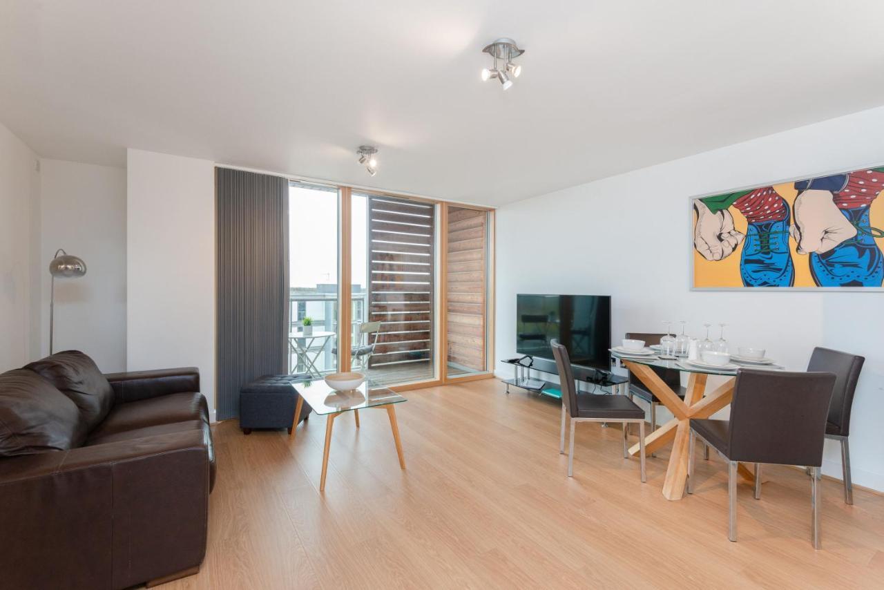 The Vizion Serviced Apartments From Pincott Properties - Free Parking, Private Balcony, And Wifi Милтон-Кейнс Экстерьер фото