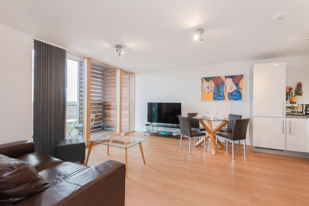 The Vizion Serviced Apartments From Pincott Properties - Free Parking, Private Balcony, And Wifi Милтон-Кейнс Экстерьер фото