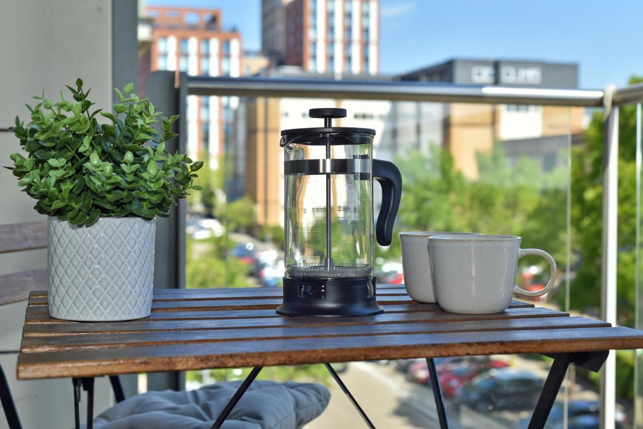 The Vizion Serviced Apartments From Pincott Properties - Free Parking, Private Balcony, And Wifi Милтон-Кейнс Экстерьер фото