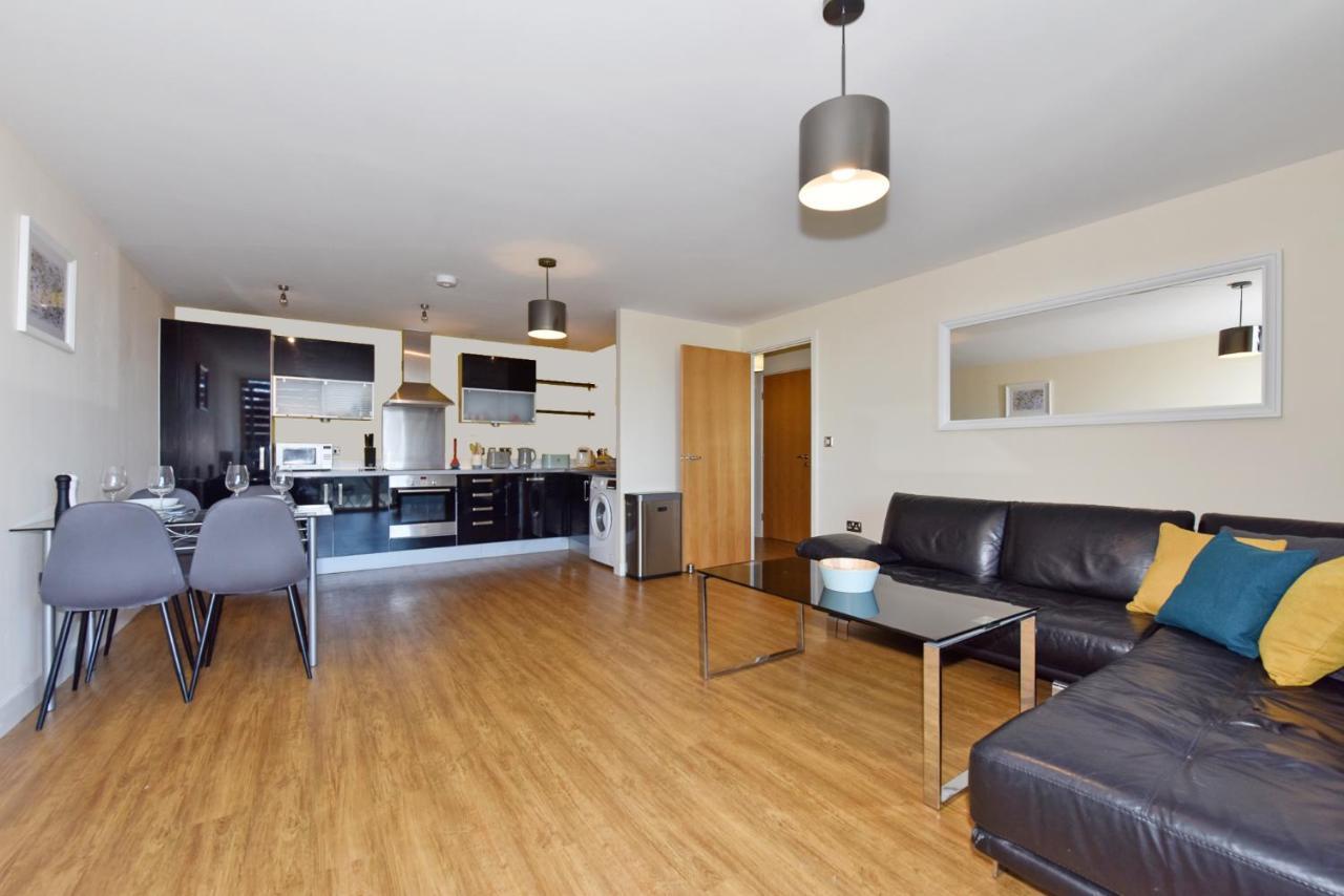 The Vizion Serviced Apartments From Pincott Properties - Free Parking, Private Balcony, And Wifi Милтон-Кейнс Экстерьер фото