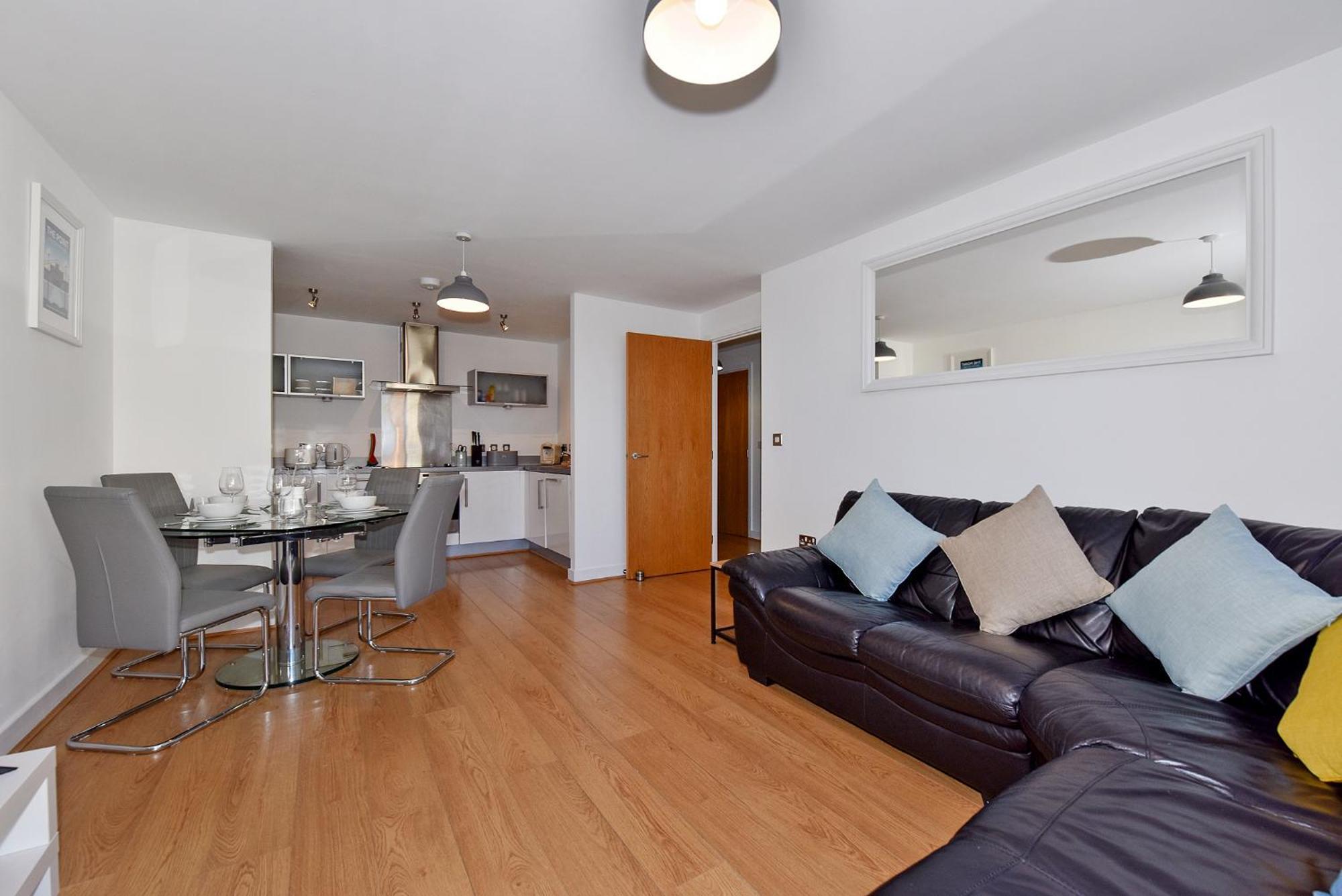 The Vizion Serviced Apartments From Pincott Properties - Free Parking, Private Balcony, And Wifi Милтон-Кейнс Экстерьер фото