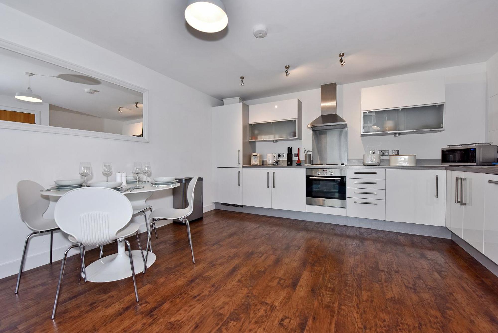 The Vizion Serviced Apartments From Pincott Properties - Free Parking, Private Balcony, And Wifi Милтон-Кейнс Экстерьер фото