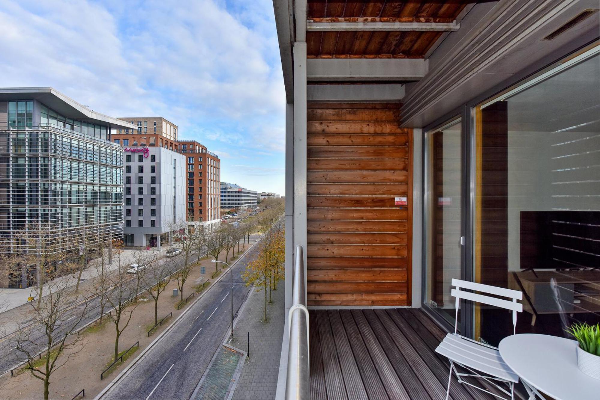 The Vizion Serviced Apartments From Pincott Properties - Free Parking, Private Balcony, And Wifi Милтон-Кейнс Экстерьер фото