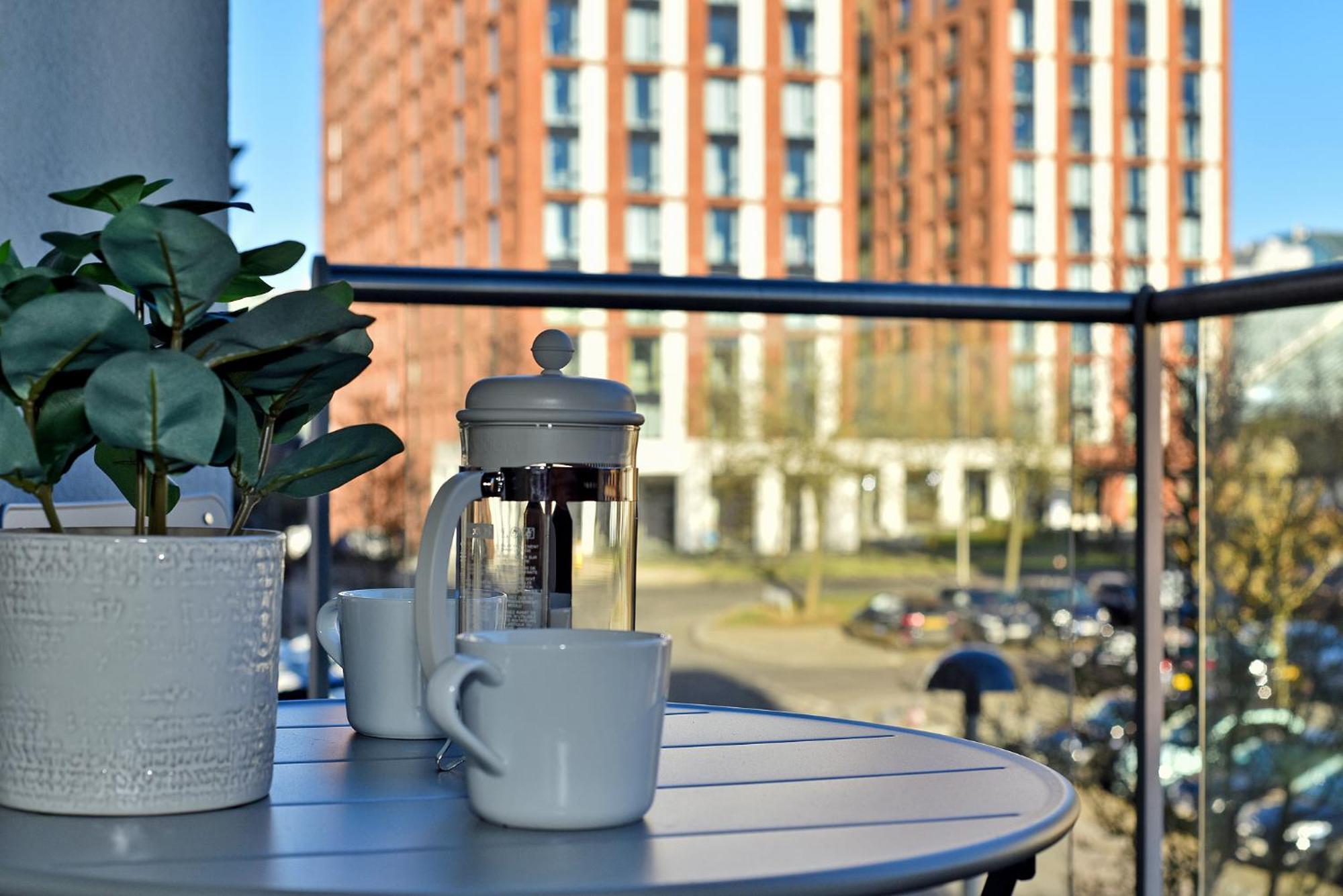 The Vizion Serviced Apartments From Pincott Properties - Free Parking, Private Balcony, And Wifi Милтон-Кейнс Номер фото