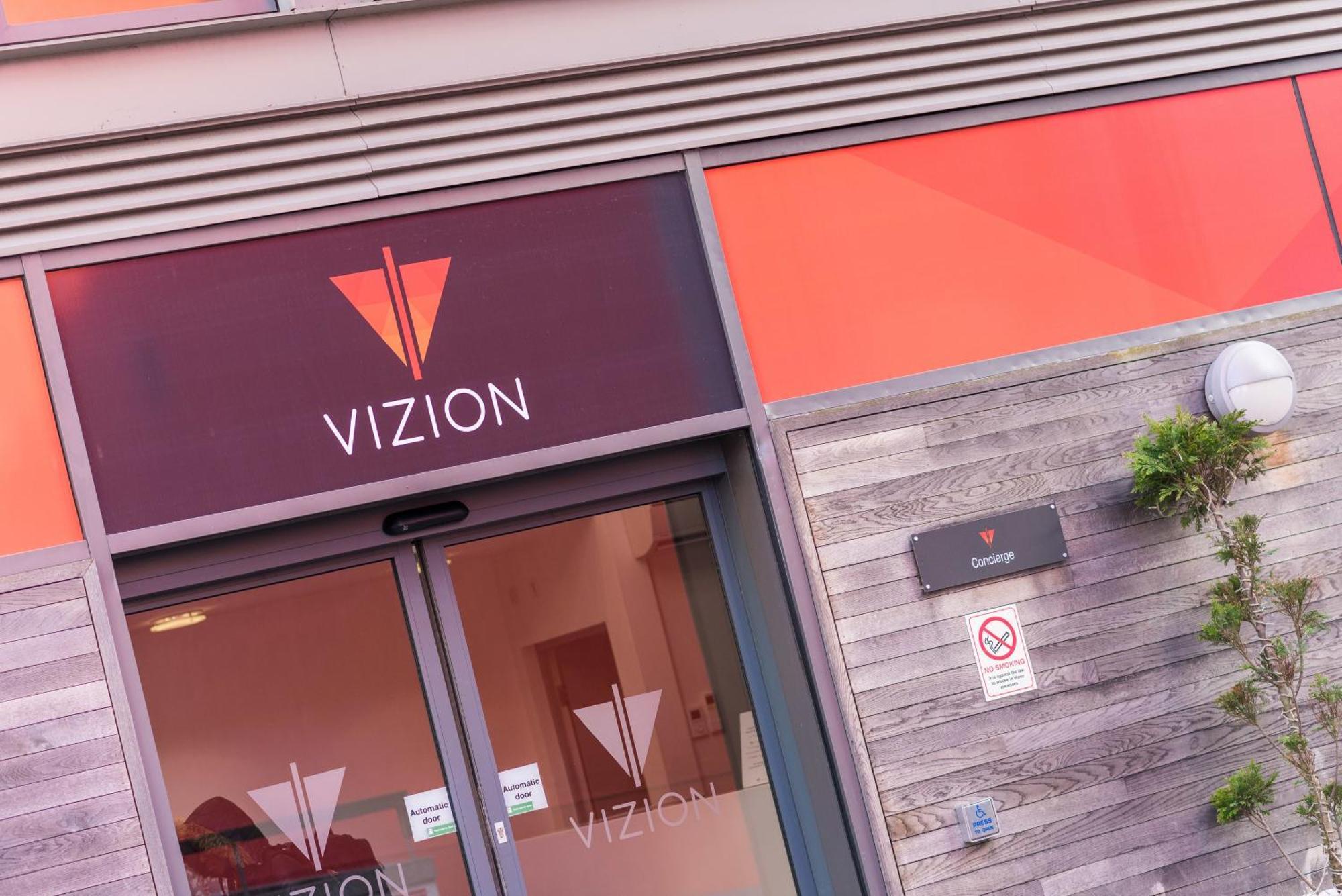 The Vizion Serviced Apartments From Pincott Properties - Free Parking, Private Balcony, And Wifi Милтон-Кейнс Экстерьер фото