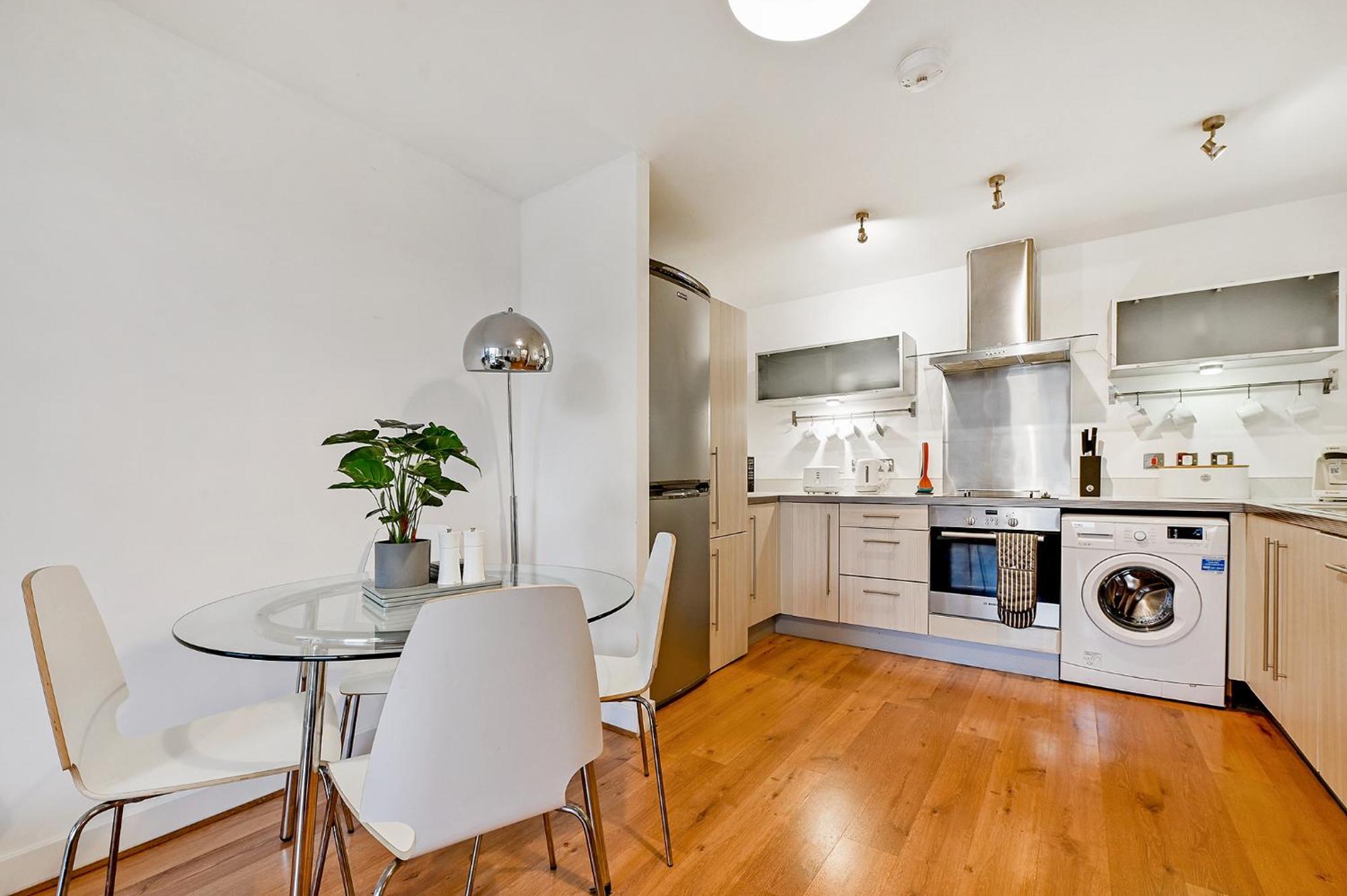 The Vizion Serviced Apartments From Pincott Properties - Free Parking, Private Balcony, And Wifi Милтон-Кейнс Экстерьер фото